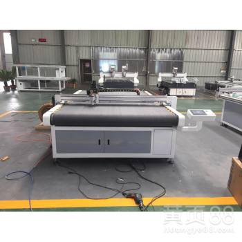 皮革切割設(shè)備 提升皮草與鞋面裁切效率的現(xiàn)代化機(jī)械